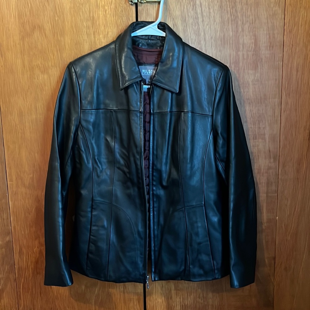 Wilson’s leather jacket black, heavy style. Size small